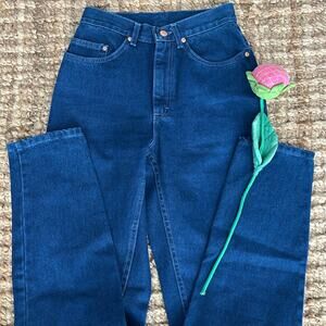 Women’s Lee vintage dark blue mom jeans-size 24